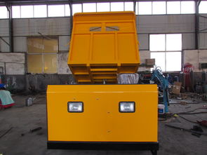 山地搬運車 座駕式履帶運輸車，泥濘地段不打滑，裝卸搬運實用可靠