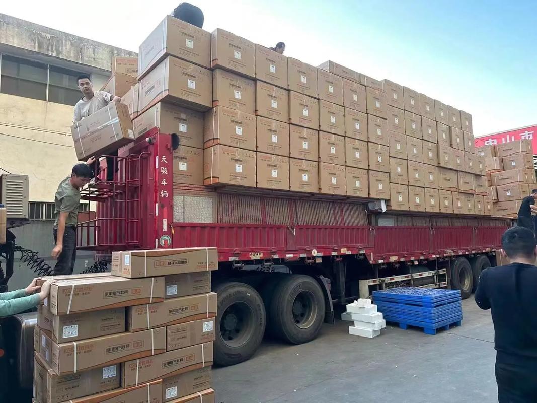 高原上的搬運力量 拉薩裝卸工的職業(yè)紀實